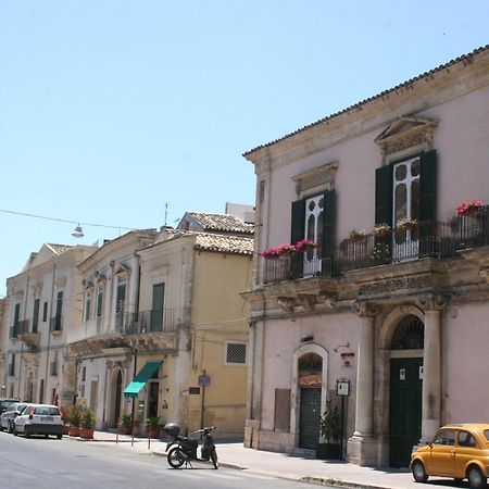 מודיקה Palazzo Il Cavaliere B&B De Charme מראה חיצוני תמונה