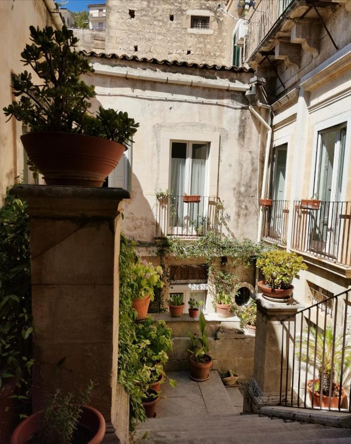 מודיקה Palazzo Il Cavaliere B&B De Charme מראה חיצוני תמונה