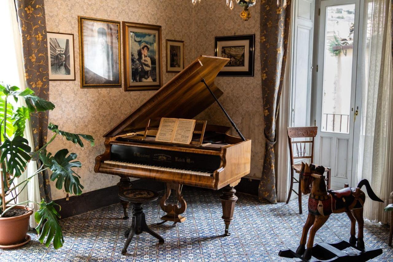 מודיקה Palazzo Il Cavaliere B&B De Charme מראה חיצוני תמונה