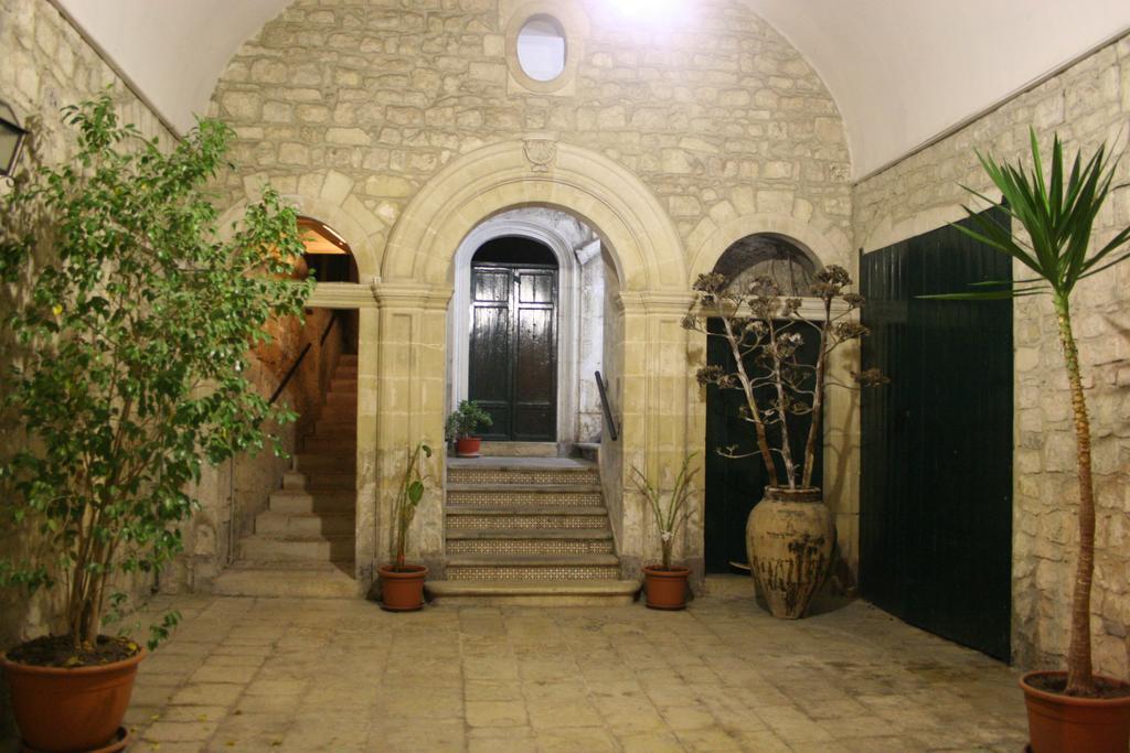מודיקה Palazzo Il Cavaliere B&B De Charme מראה חיצוני תמונה