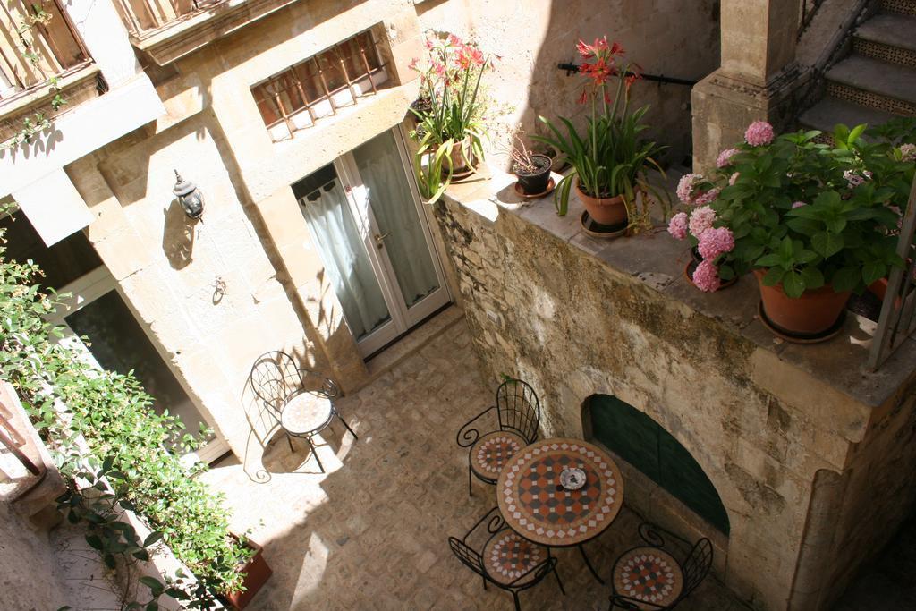 מודיקה Palazzo Il Cavaliere B&B De Charme מראה חיצוני תמונה