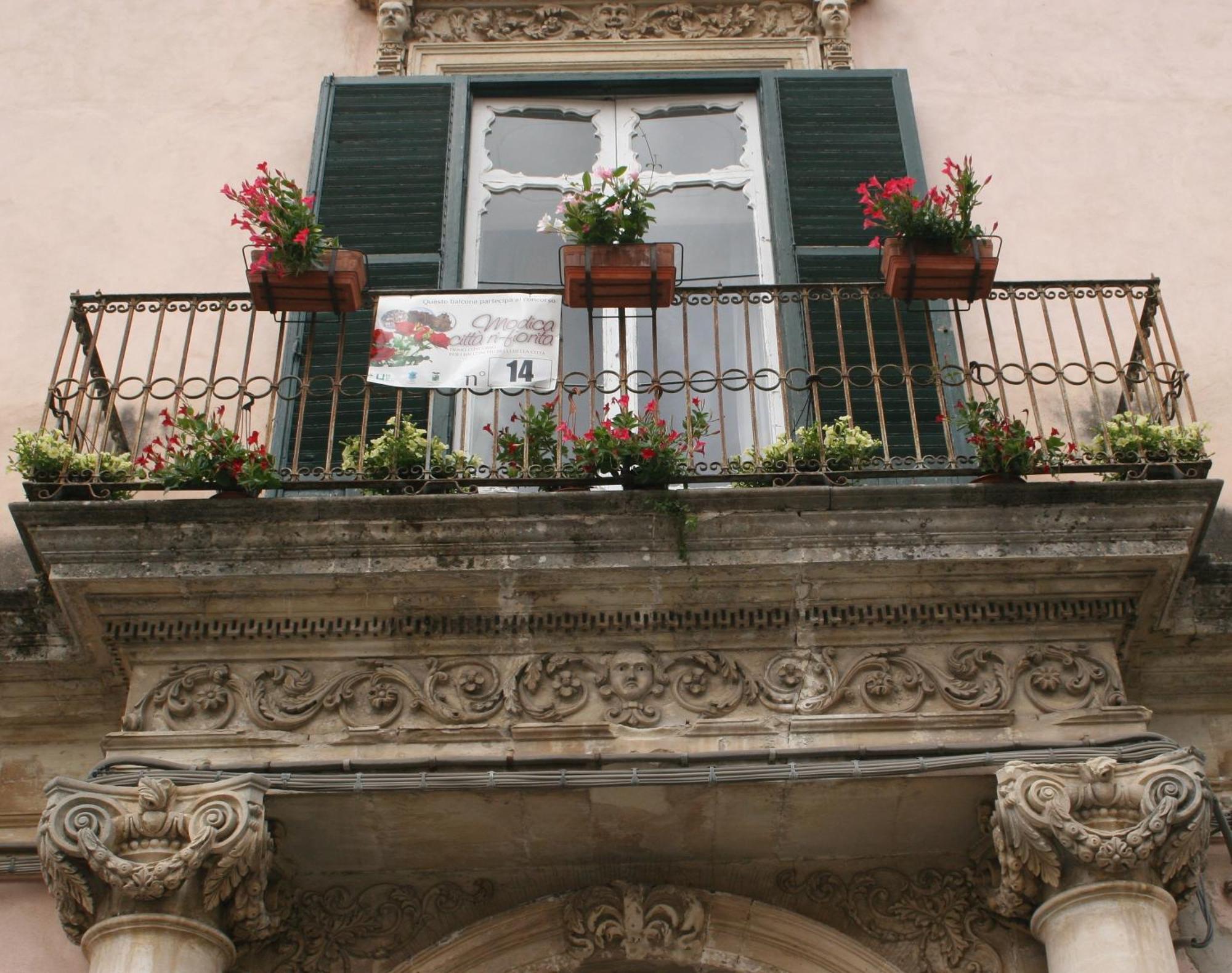 מודיקה Palazzo Il Cavaliere B&B De Charme מראה חיצוני תמונה