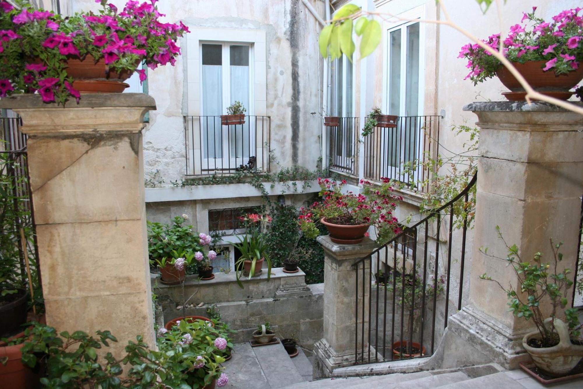 מודיקה Palazzo Il Cavaliere B&B De Charme מראה חיצוני תמונה