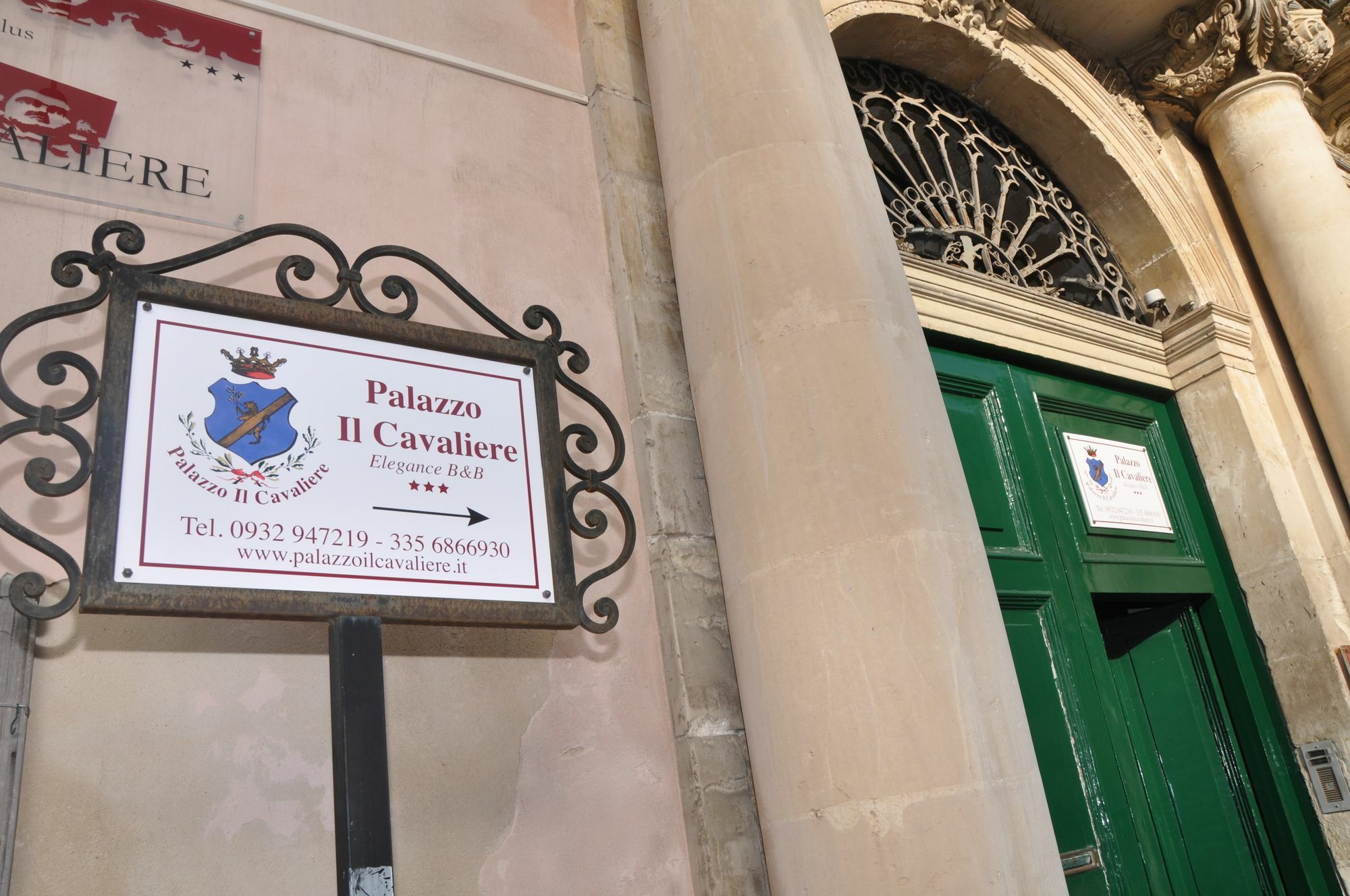 מודיקה Palazzo Il Cavaliere B&B De Charme מראה חיצוני תמונה